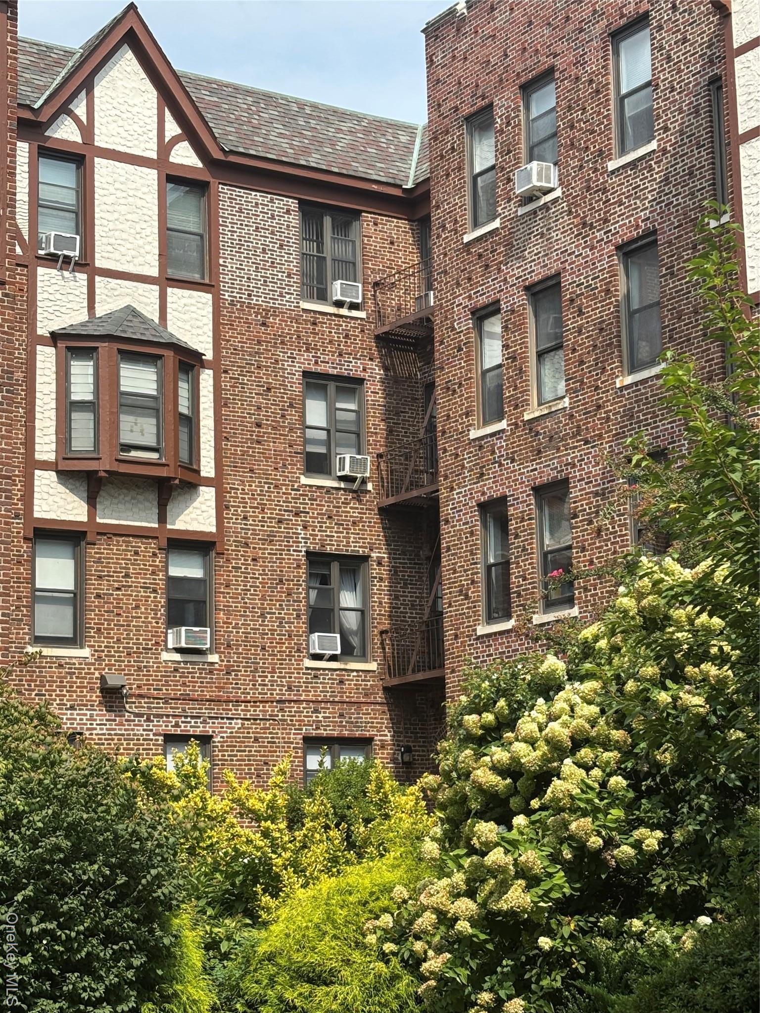 Coop Powells Cove Boulevard  Queens, NY 11357, MLS-910998-7