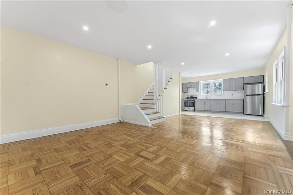 Single Family Wickham  Bronx, NY 10466, MLS-911007-12