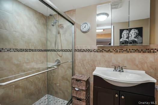 Single Family 79th  Queens, NY 11414, MLS-911018-16