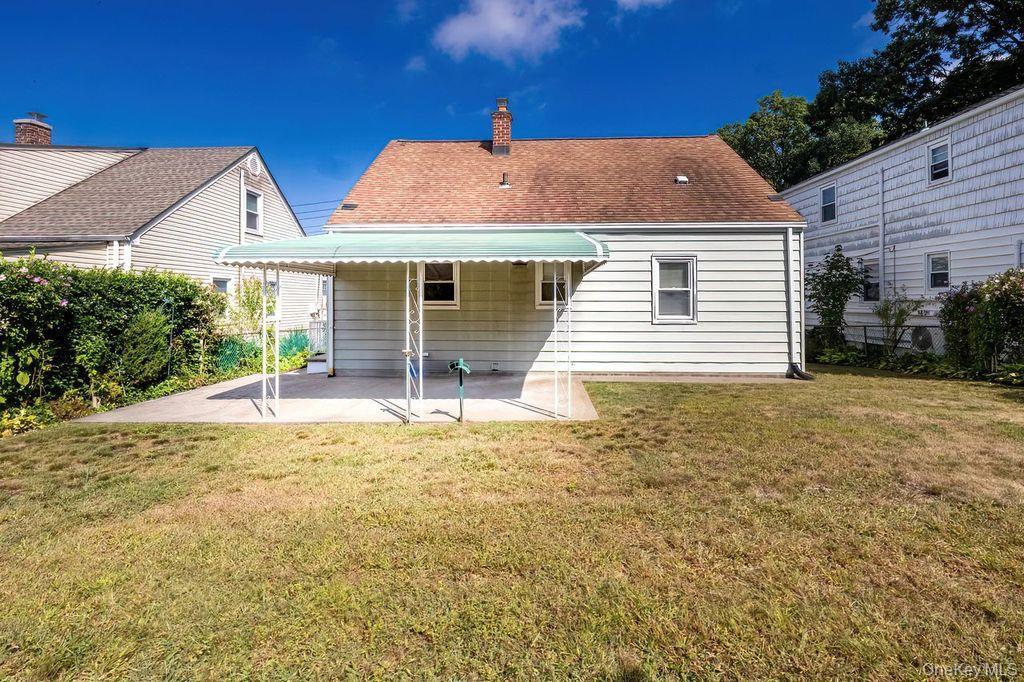 Single Family Storey  Westchester County, NY 10710, MLS-911040-22