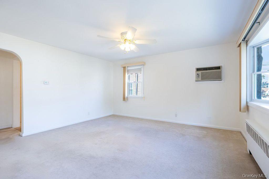 Single Family Storey  Westchester County, NY 10710, MLS-911040-4