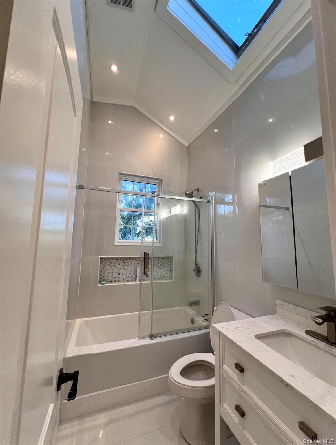 Single Family Locust Suffolk County, NY 11769, MLS-911049-18