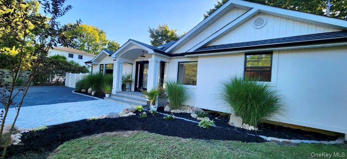 Single Family Locust Suffolk County, NY 11769, MLS-911049-2