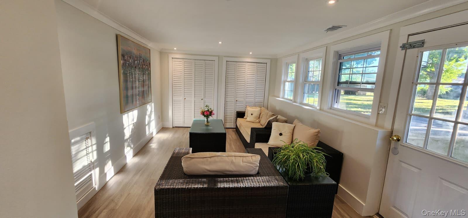 Single Family Locust Suffolk County, NY 11769, MLS-911049-21