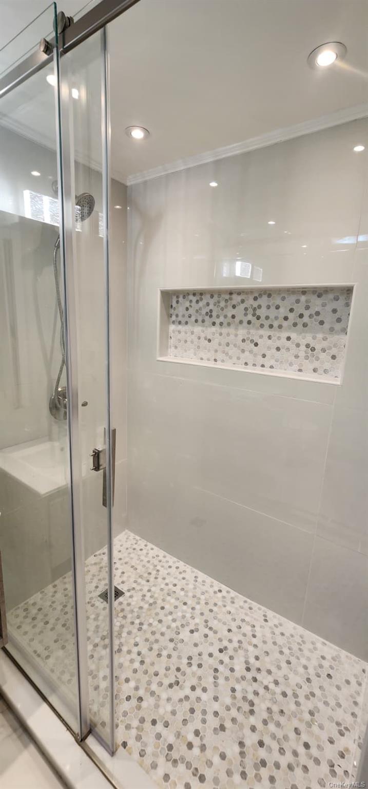 Single Family Locust Suffolk County, NY 11769, MLS-911049-25