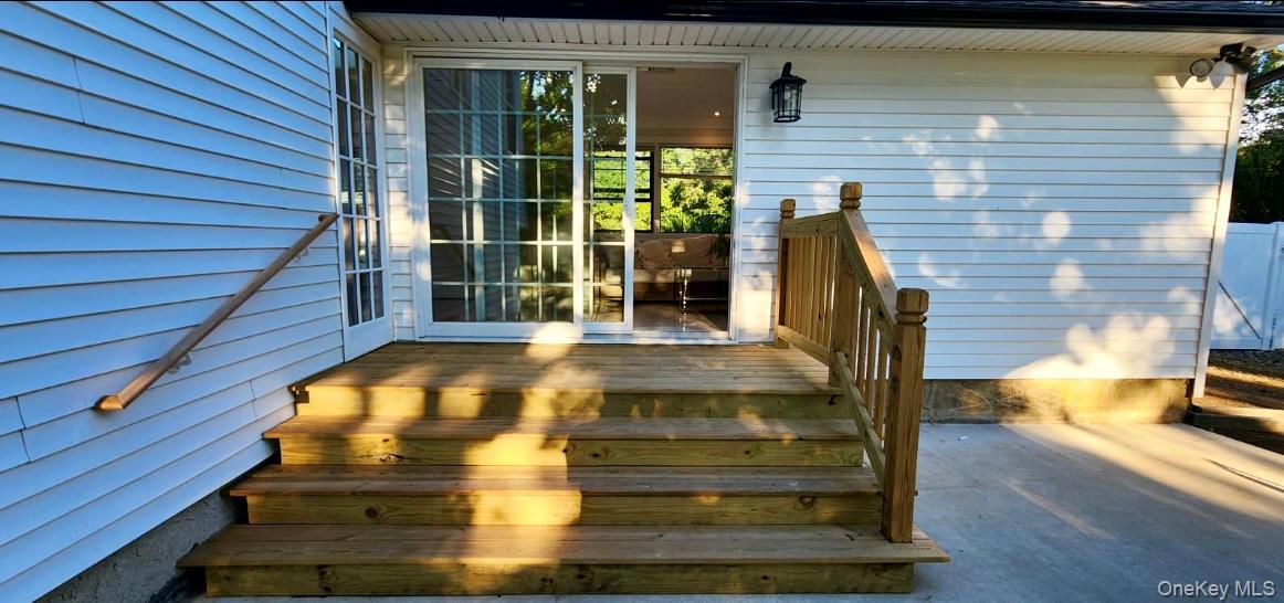 Single Family Locust Suffolk County, NY 11769, MLS-911049-27