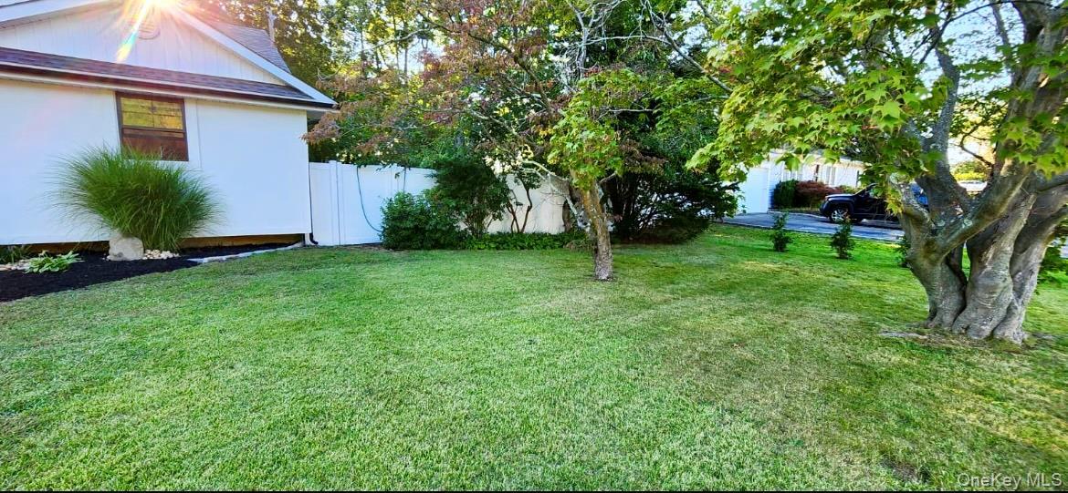 Single Family Locust Suffolk County, NY 11769, MLS-911049-29