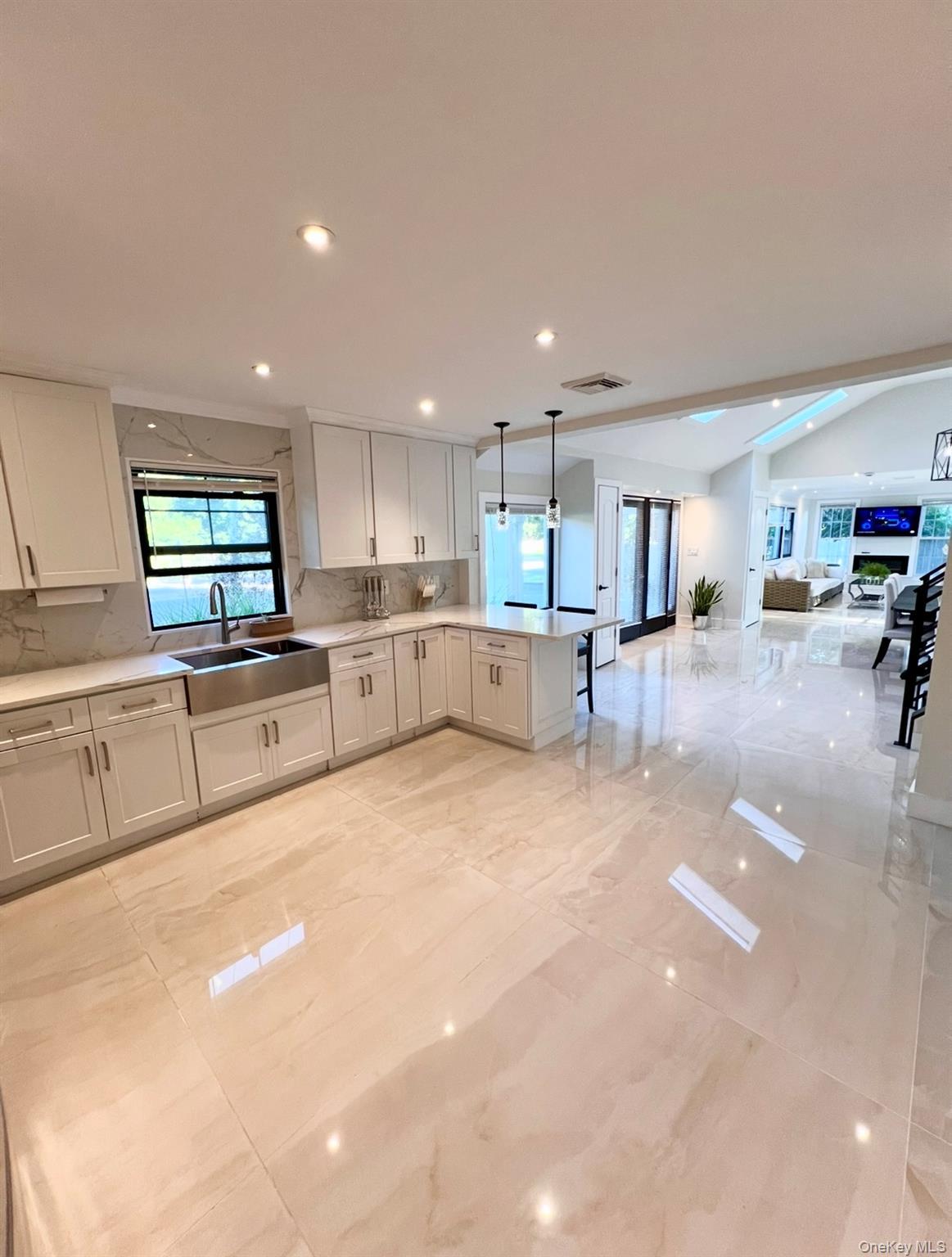 Single Family Locust Suffolk County, NY 11769, MLS-911049-7