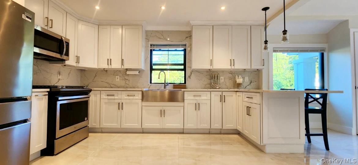 Single Family Locust Suffolk County, NY 11769, MLS-911049-9