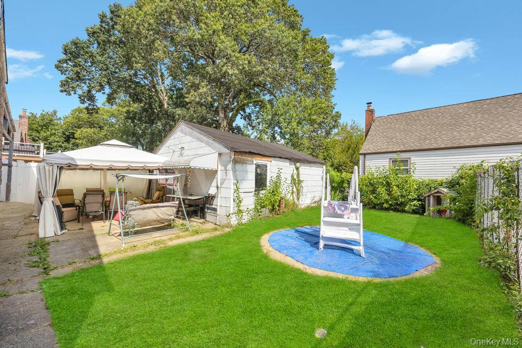 Single Family Park  Nassau County, NY 11580, MLS-911050-28