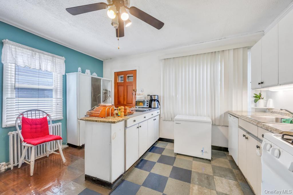 Single Family Park  Nassau County, NY 11580, MLS-911050-4