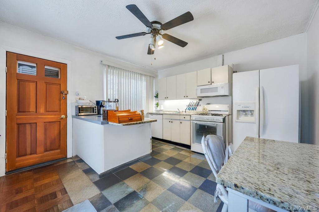 Single Family Park  Nassau County, NY 11580, MLS-911050-6