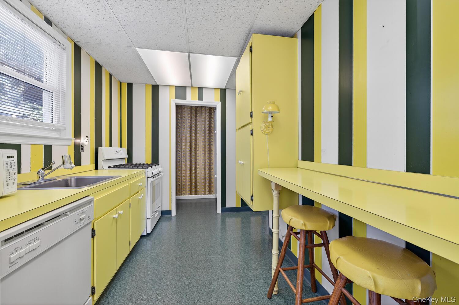 Single Family Hickory  Nassau County, NY 11709, MLS-911088-11