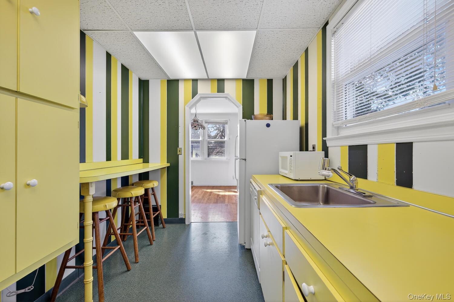 Single Family Hickory  Nassau County, NY 11709, MLS-911088-13