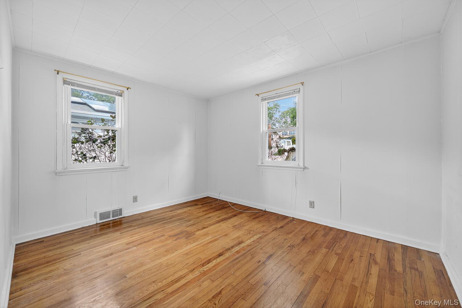 Single Family Hickory  Nassau County, NY 11709, MLS-911088-15