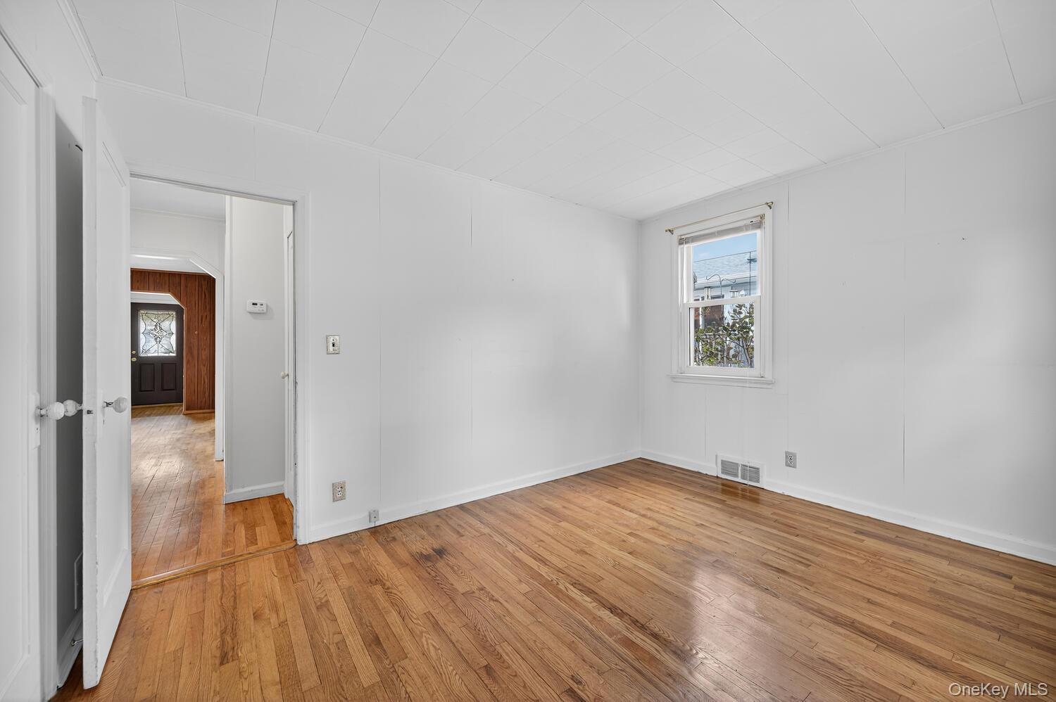 Single Family Hickory  Nassau County, NY 11709, MLS-911088-16