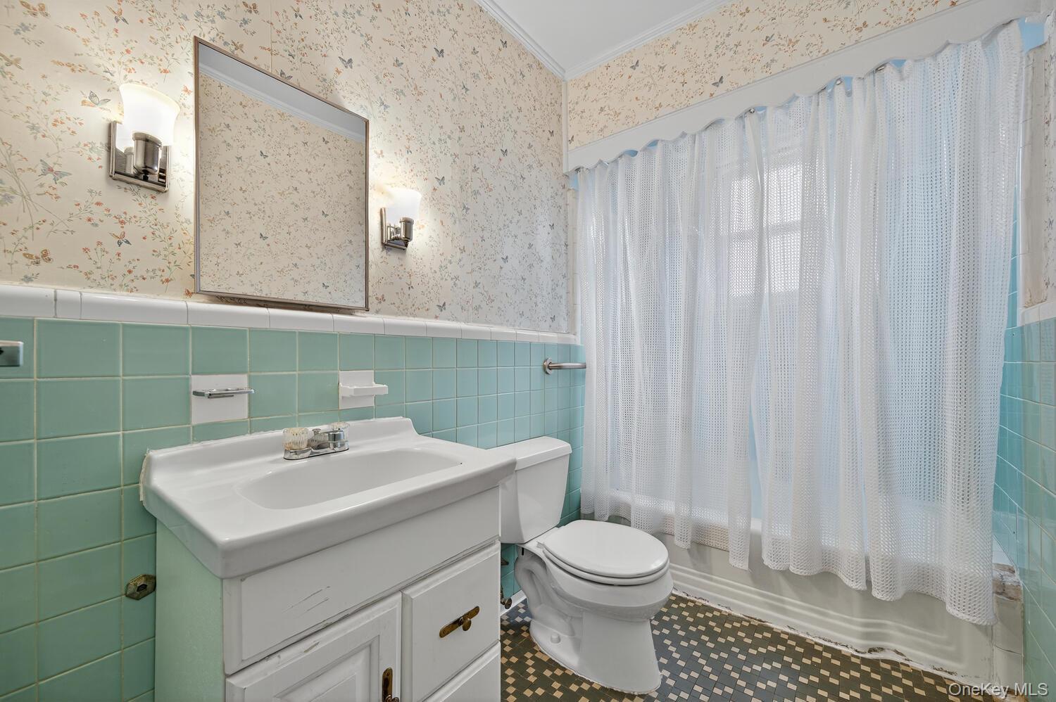 Single Family Hickory  Nassau County, NY 11709, MLS-911088-17