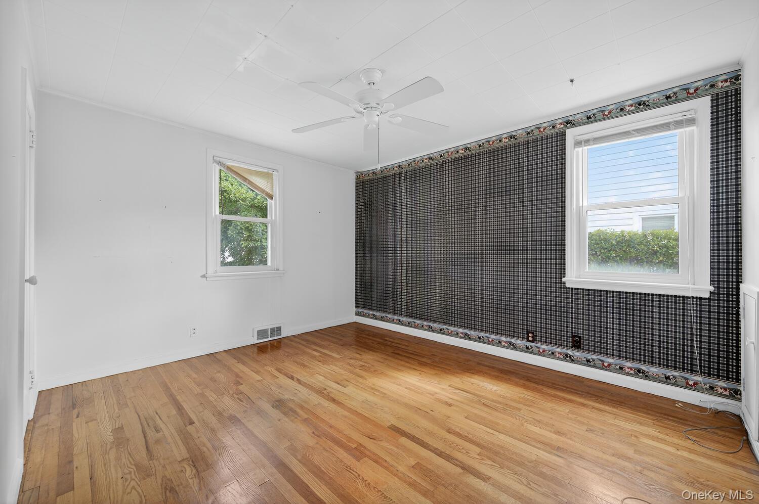 Single Family Hickory  Nassau County, NY 11709, MLS-911088-19