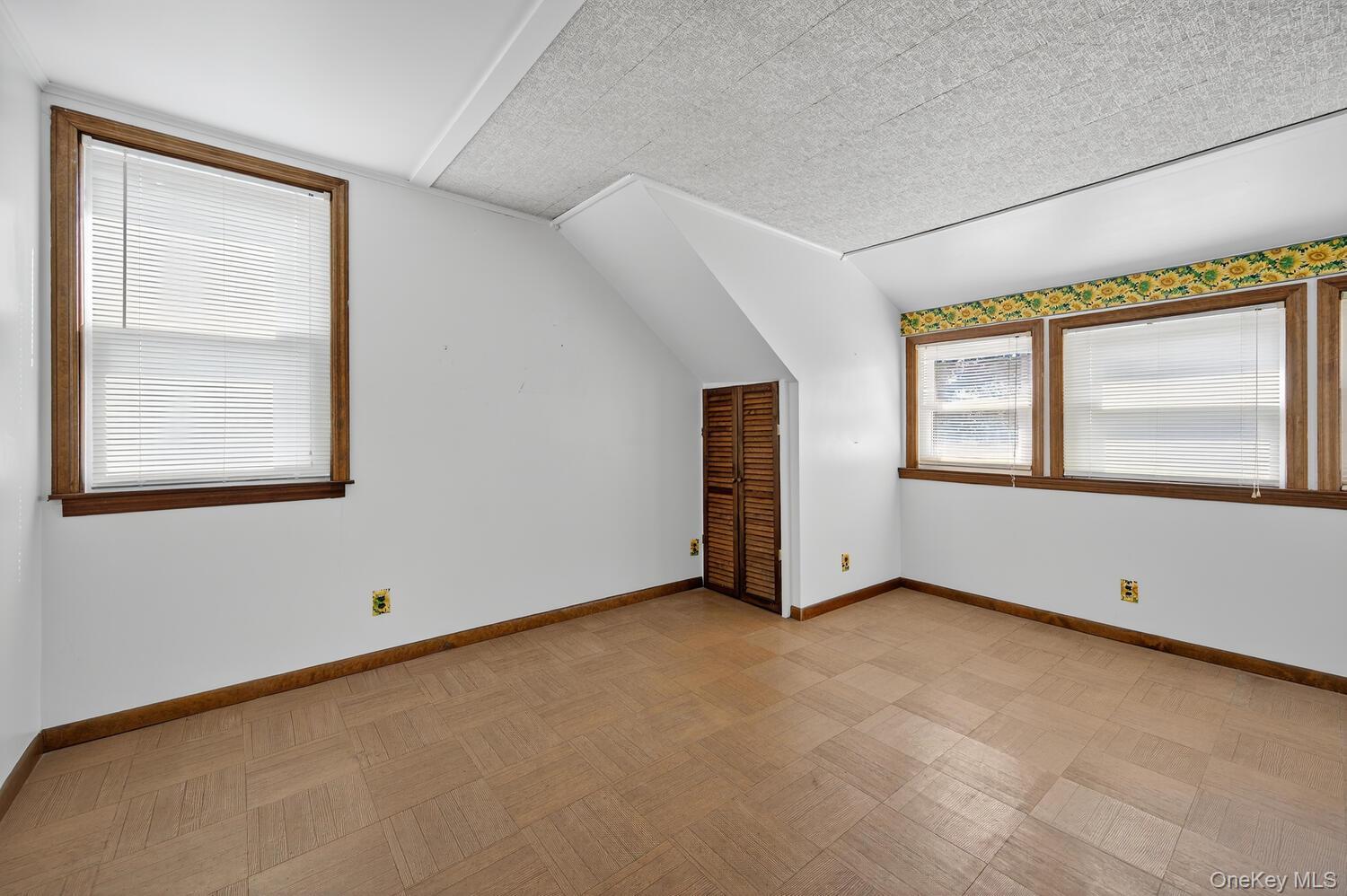 Single Family Hickory  Nassau County, NY 11709, MLS-911088-25