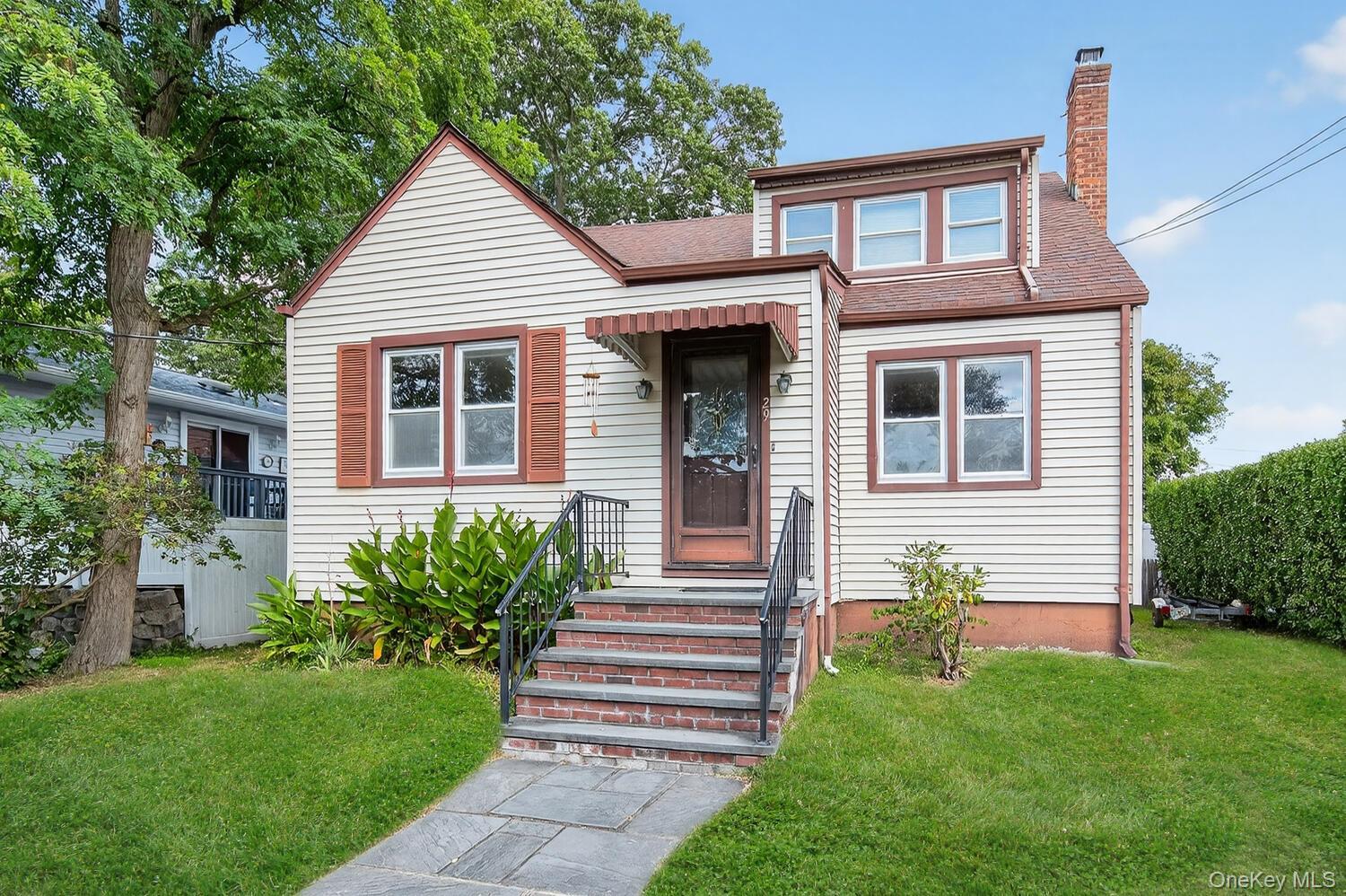 Single Family Hickory  Nassau County, NY 11709, MLS-911088-31