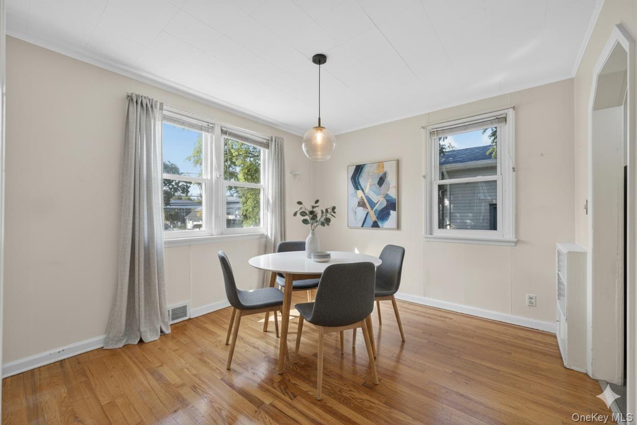 Single Family Hickory  Nassau County, NY 11709, MLS-911088-7