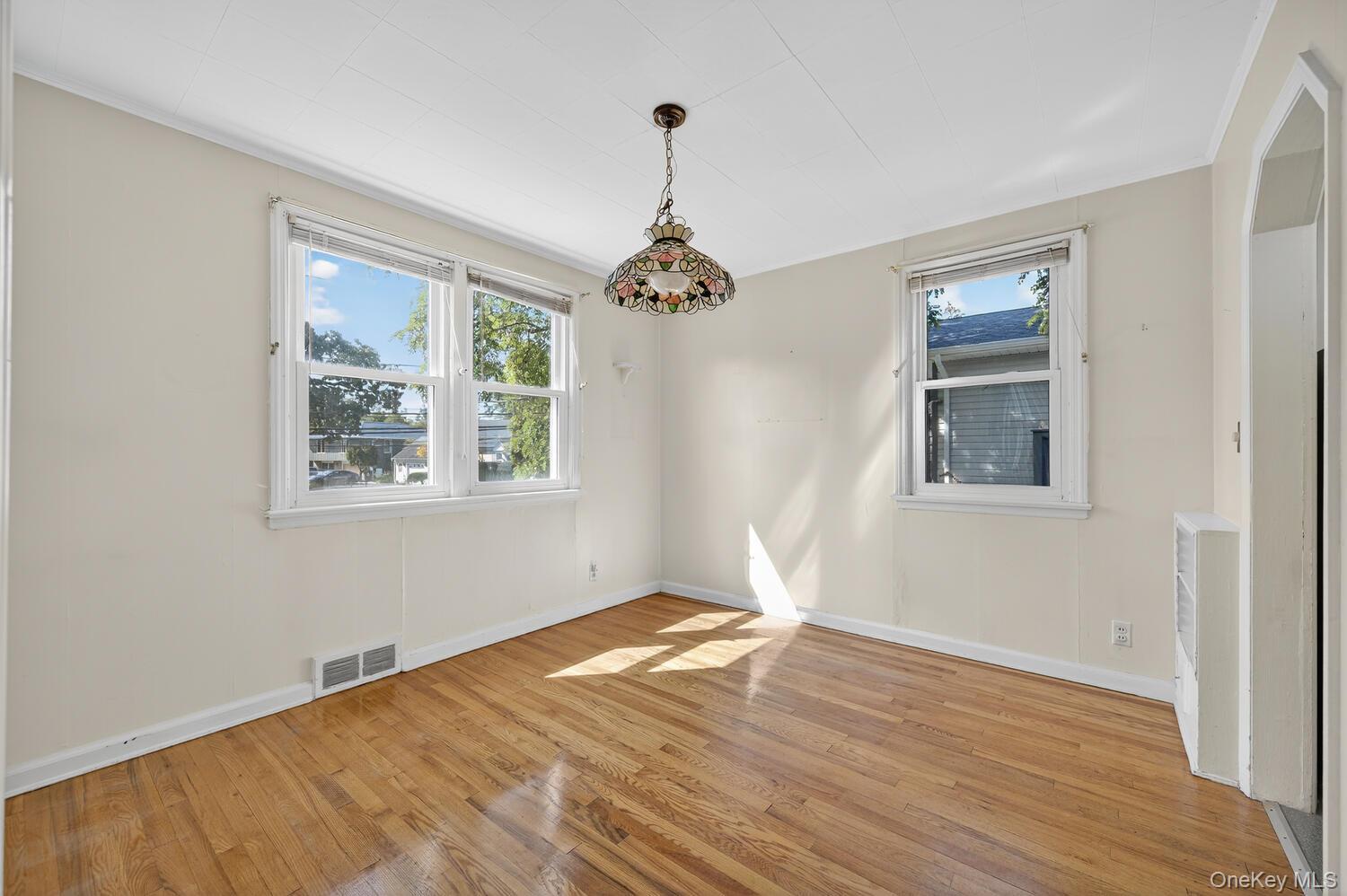 Single Family Hickory  Nassau County, NY 11709, MLS-911088-8