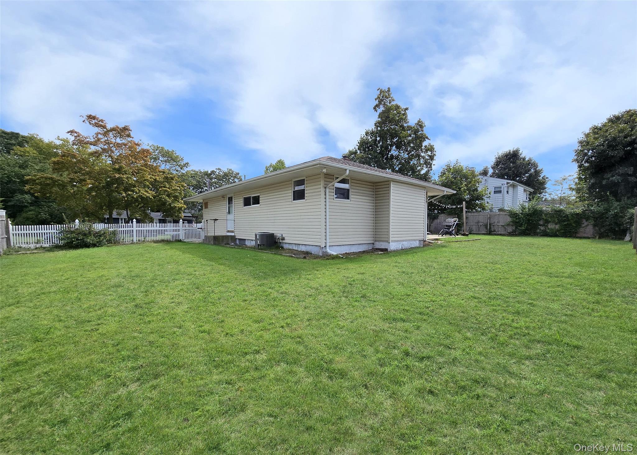 Single Family Choate  Suffolk County, NY 11784, MLS-911167-15