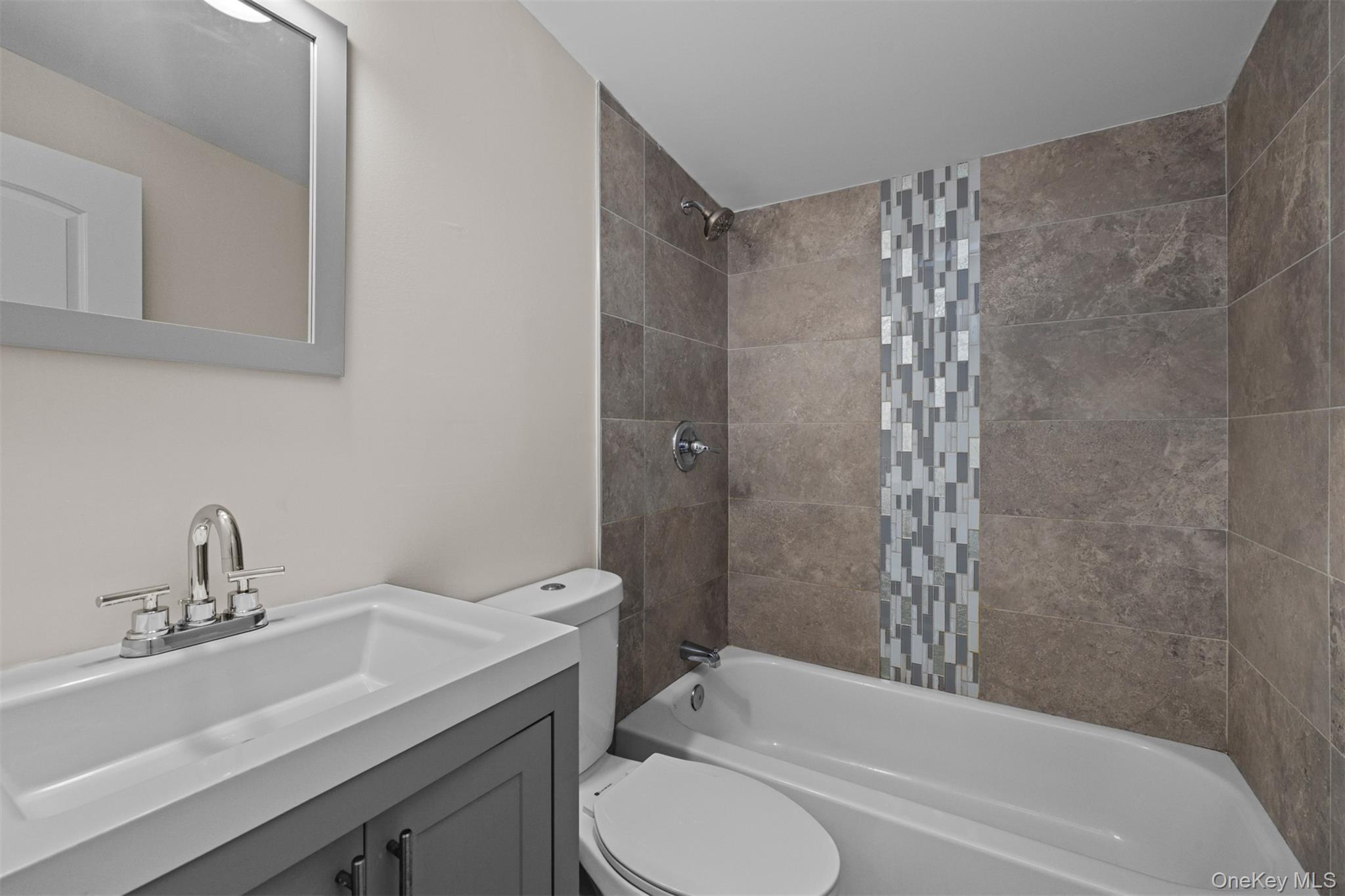 Single Family Ozone  Suffolk County, NY 11778, MLS-911201-15