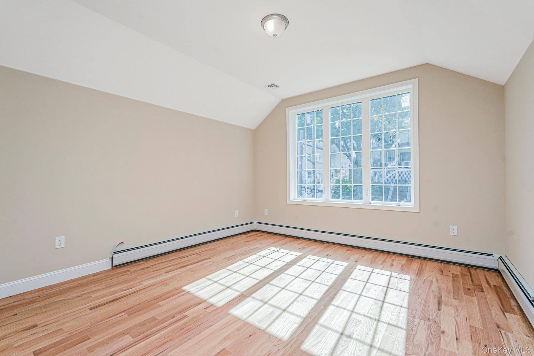 Single Family Glenwood Staten Island, NY 10301, MLS-911206-17