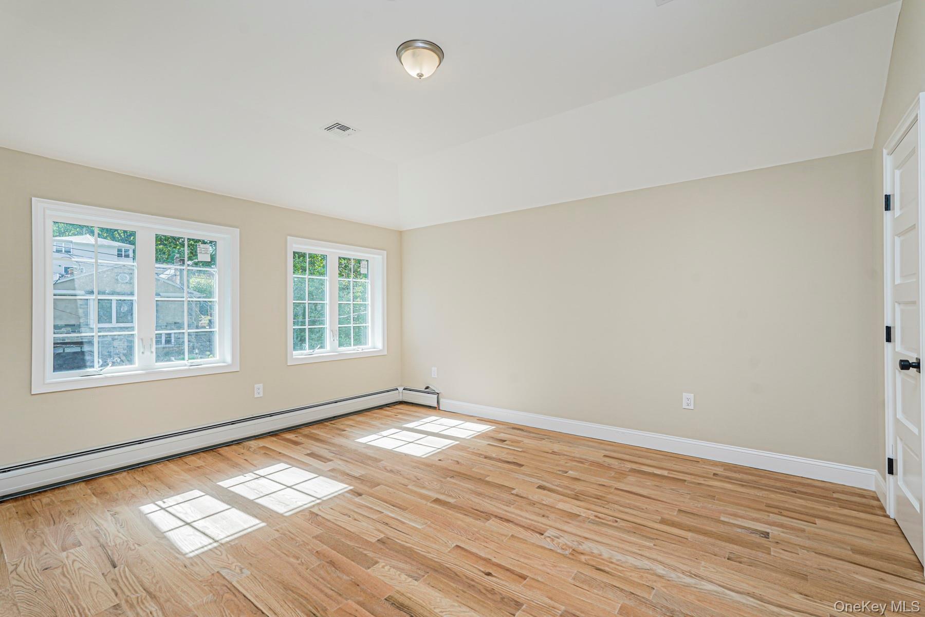 Single Family Glenwood Staten Island, NY 10301, MLS-911206-19