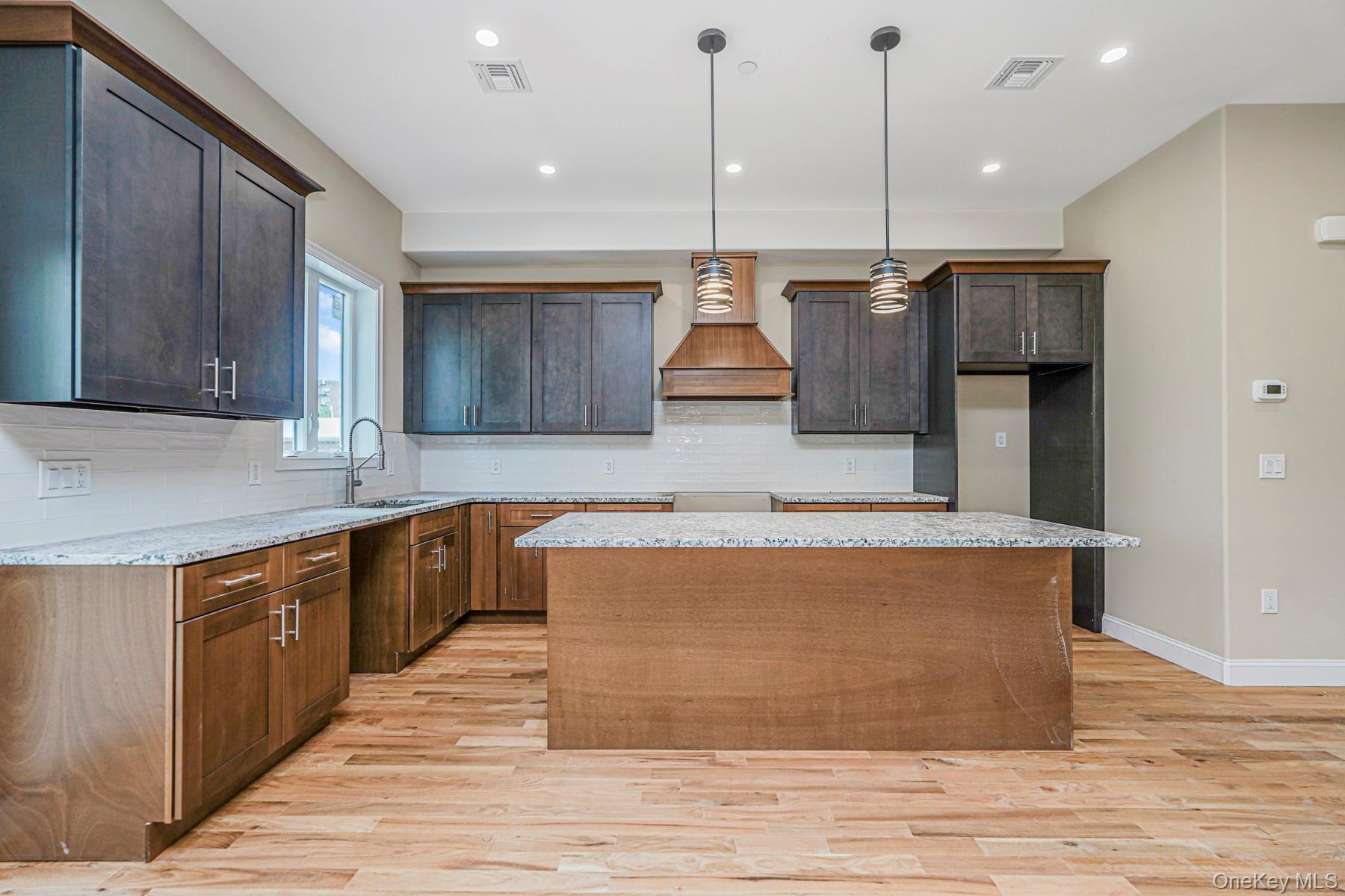 Single Family Glenwood Staten Island, NY 10301, MLS-911206-6