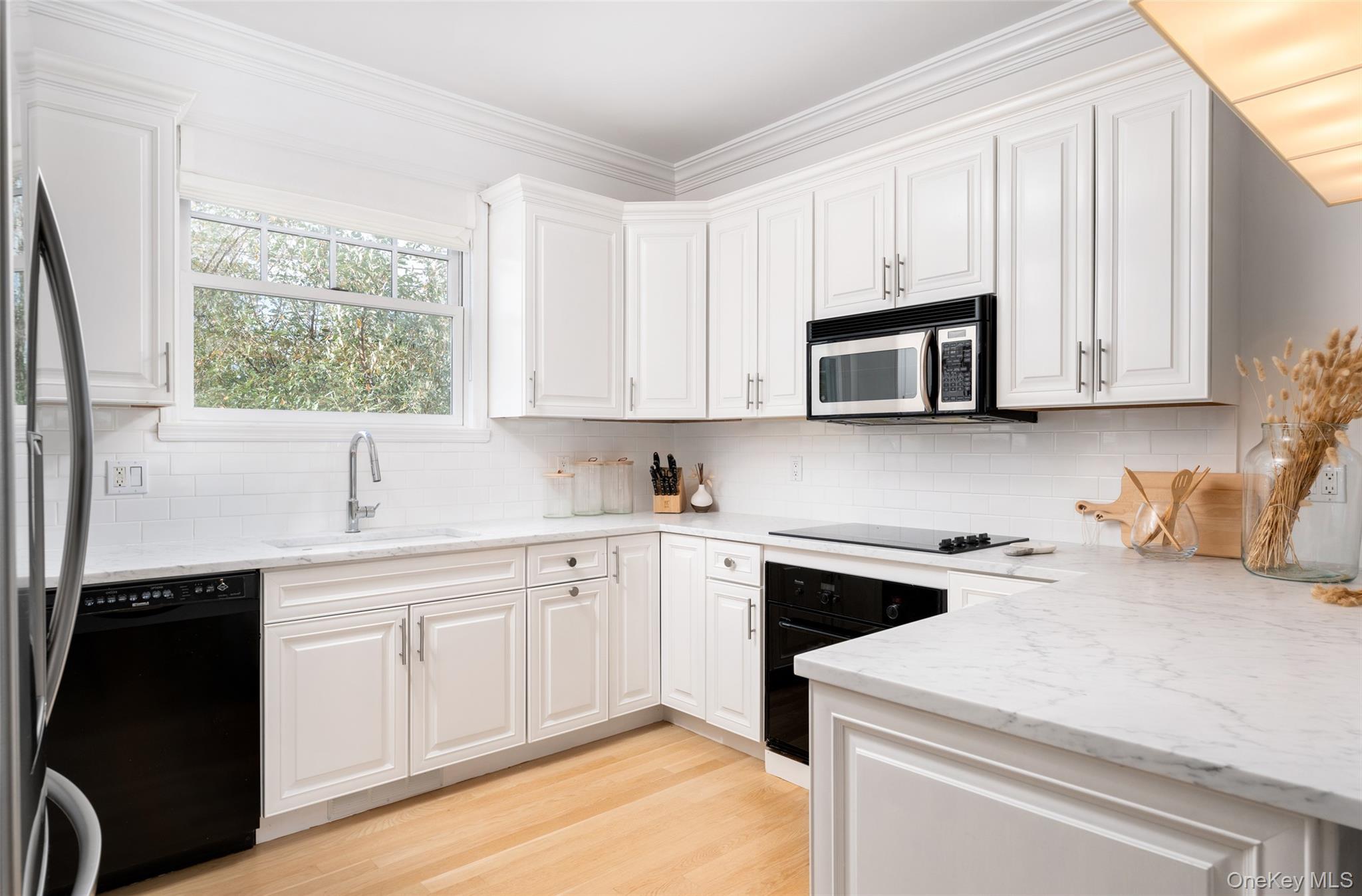 Single Family Landsend Suffolk County, NY 11968, MLS-911271-11