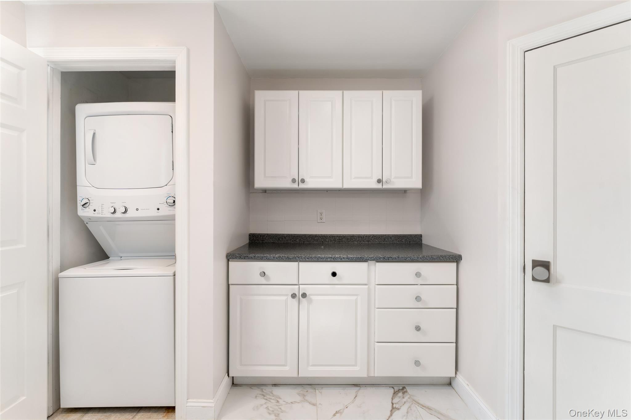 Single Family Landsend Suffolk County, NY 11968, MLS-911271-19