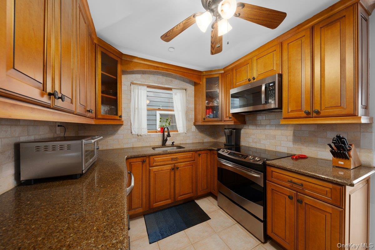 Single Family 6th  Queens, NY 11693, MLS-911289-6