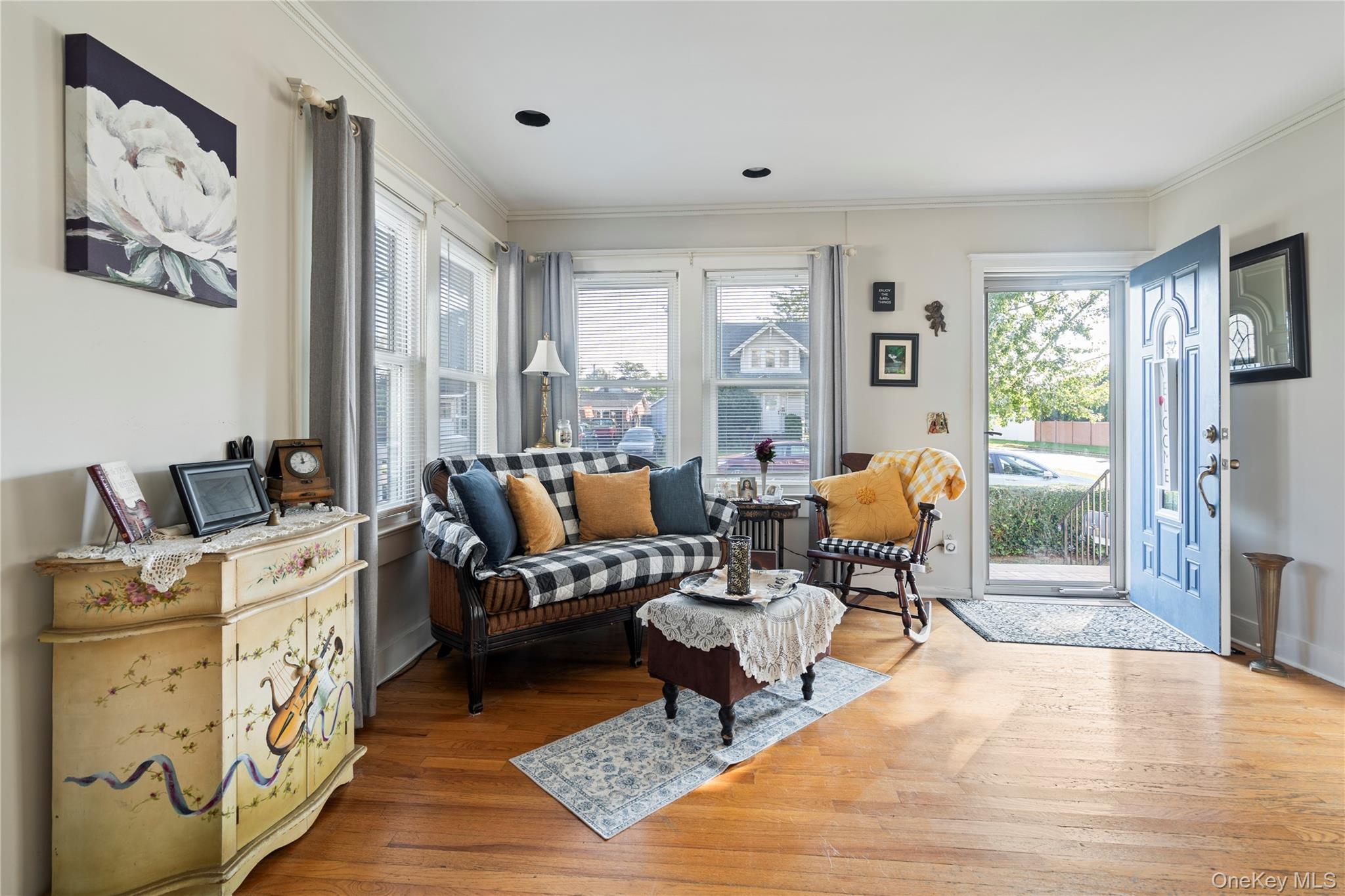 Single Family 4th  Suffolk County, NY 11757, MLS-911358-14