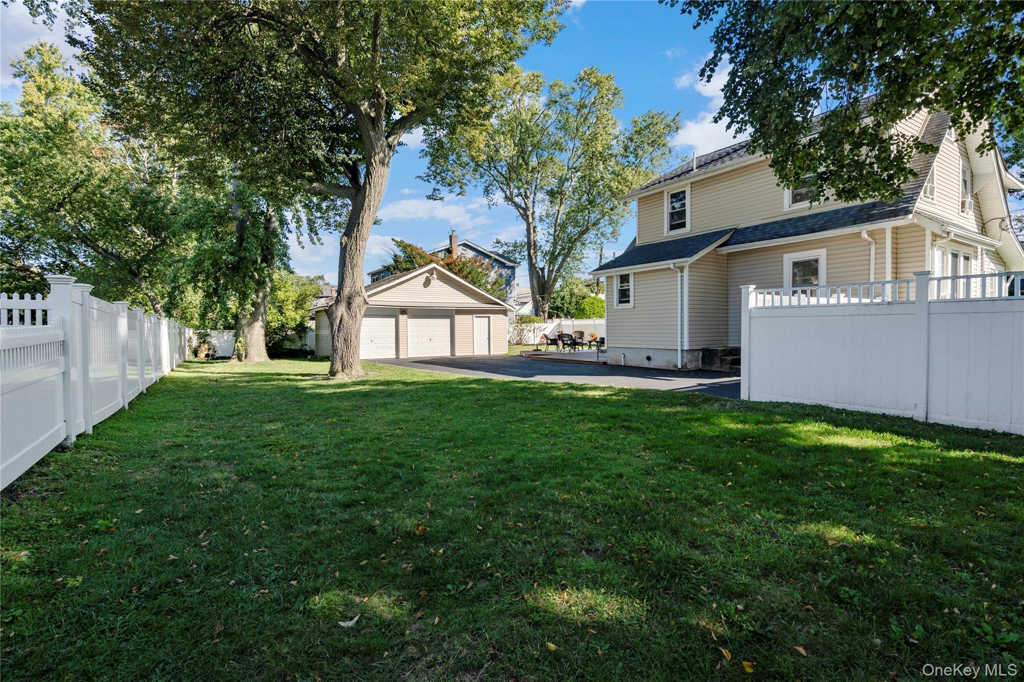 Single Family 4th  Suffolk County, NY 11757, MLS-911358-19