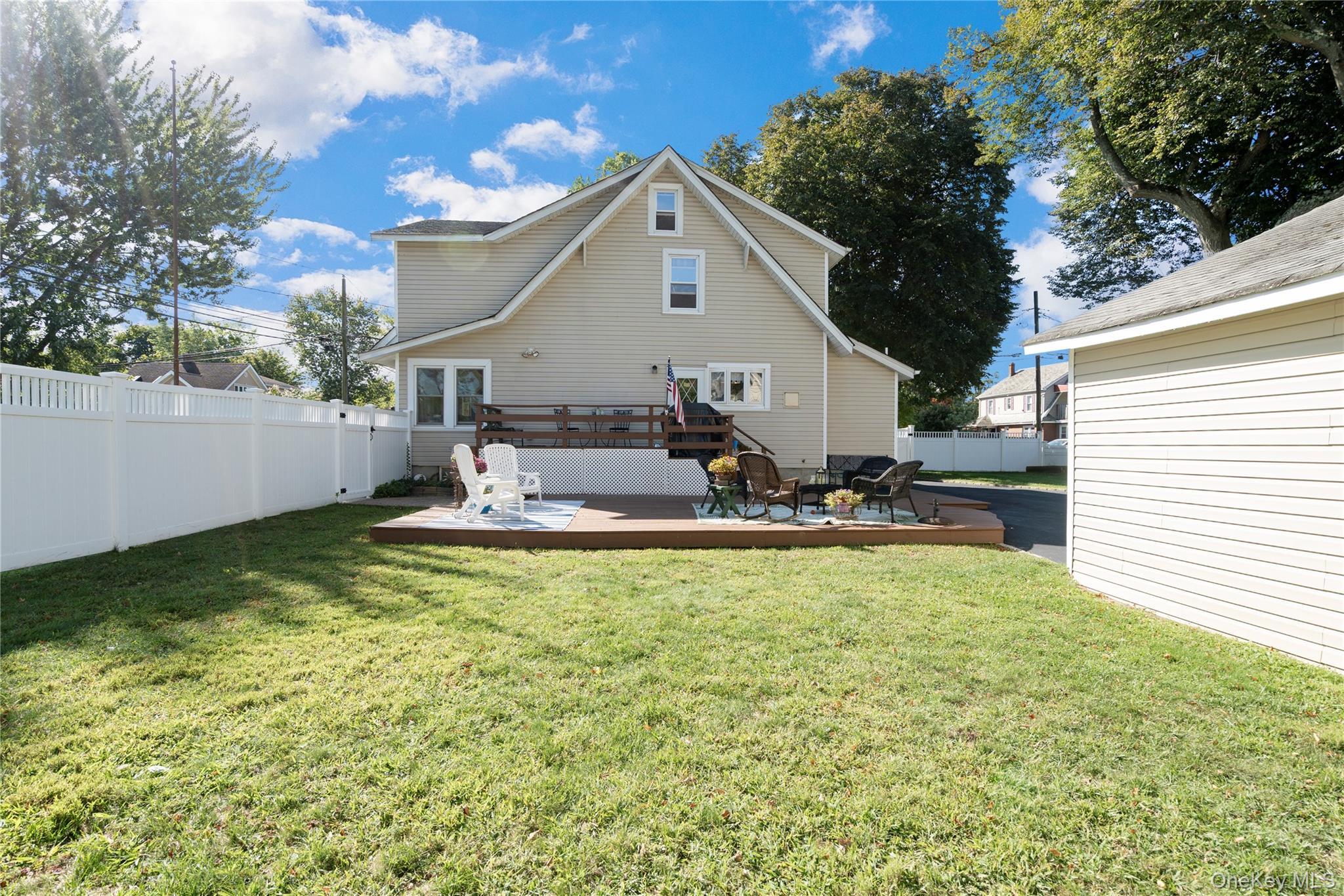 Single Family 4th  Suffolk County, NY 11757, MLS-911358-20