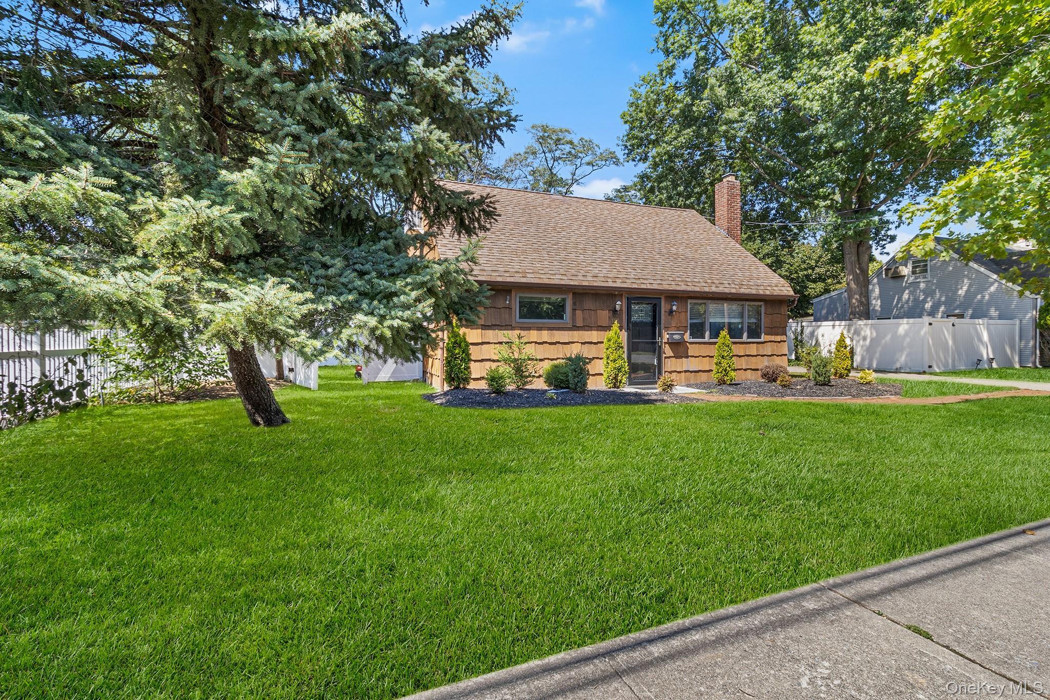 Single Family Carmans  Suffolk County, NY 11735, MLS-911380-2