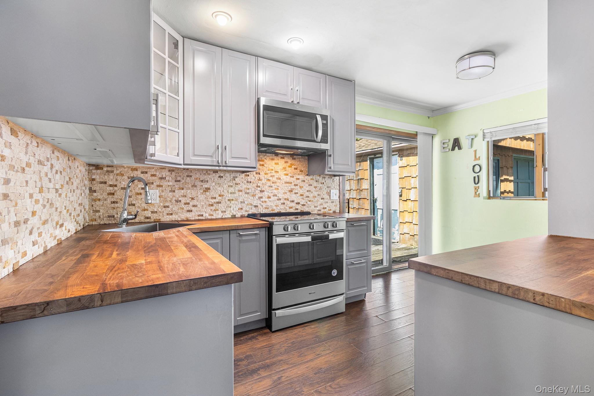 Single Family Carmans  Suffolk County, NY 11735, MLS-911380-8