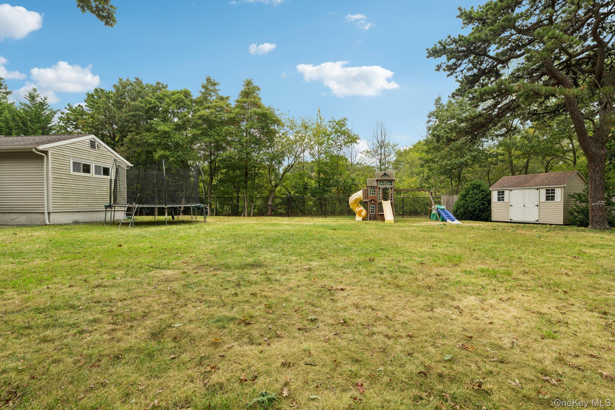 Single Family Berry Suffolk County, NY 11757, MLS-911386-16