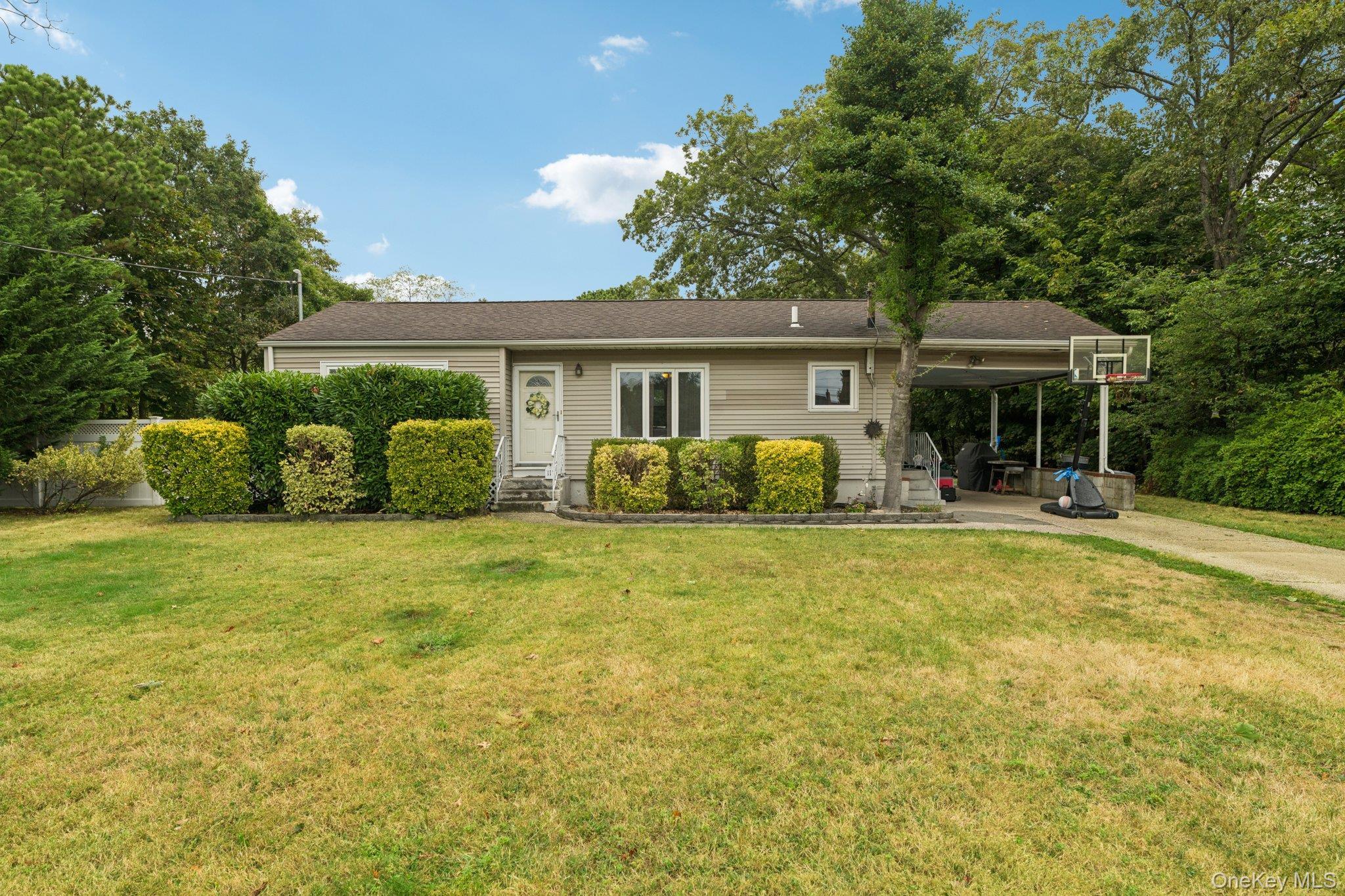 Single Family Berry Suffolk County, NY 11757, MLS-911386-2