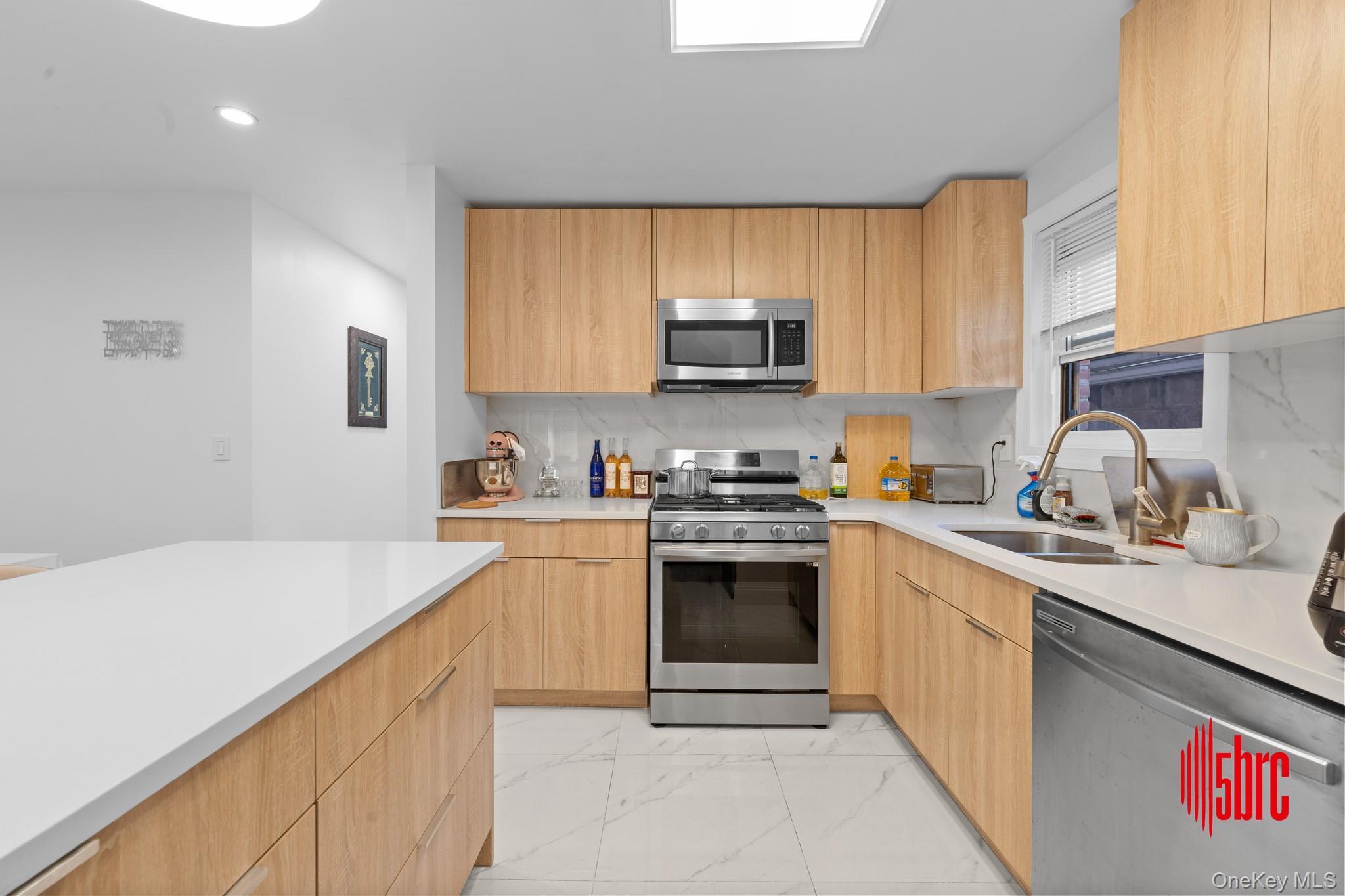 Single Family 28th Brooklyn, NY 11210, MLS-911405-29