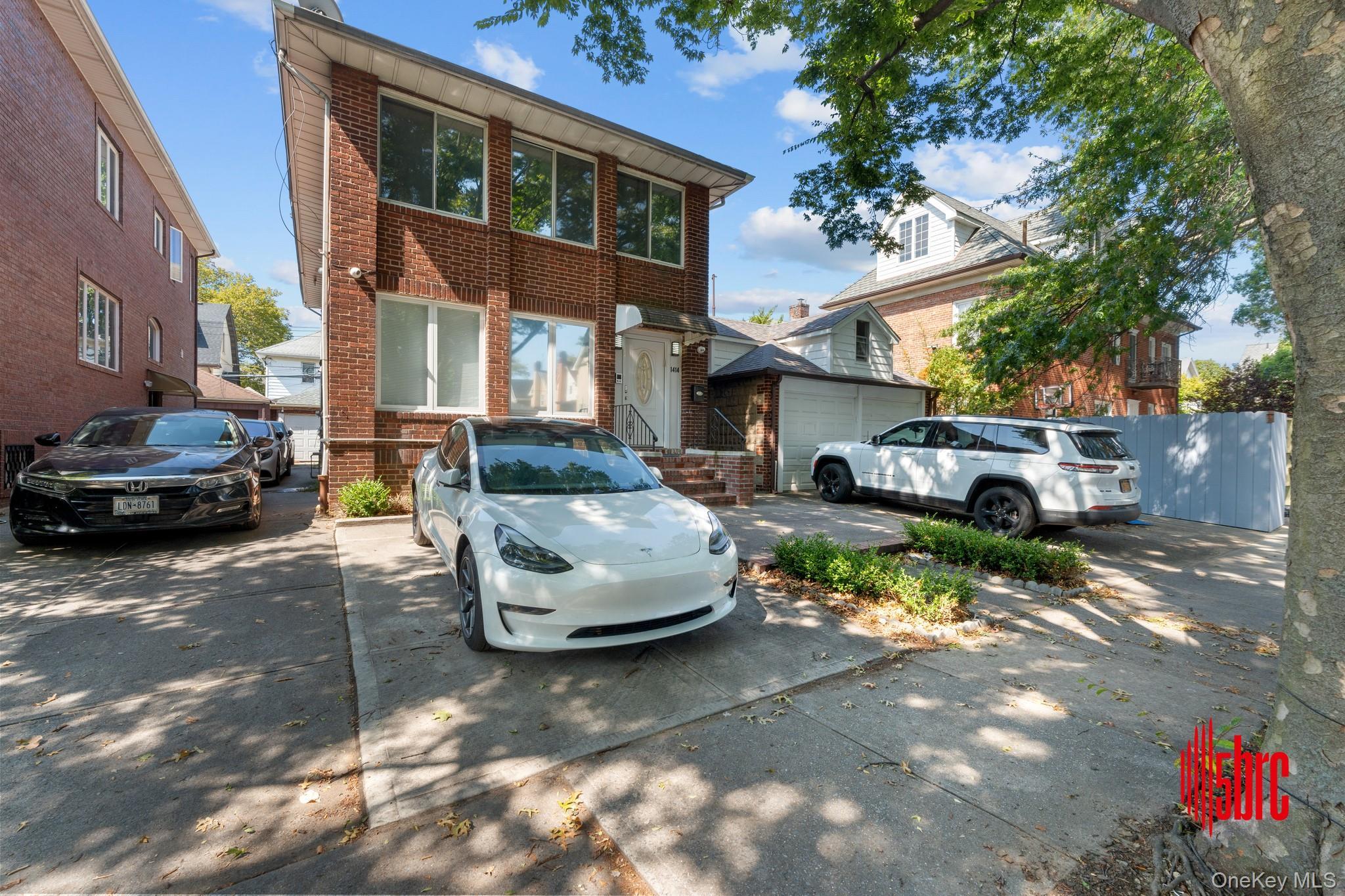 Single Family 28th Brooklyn, NY 11210, MLS-911405-3