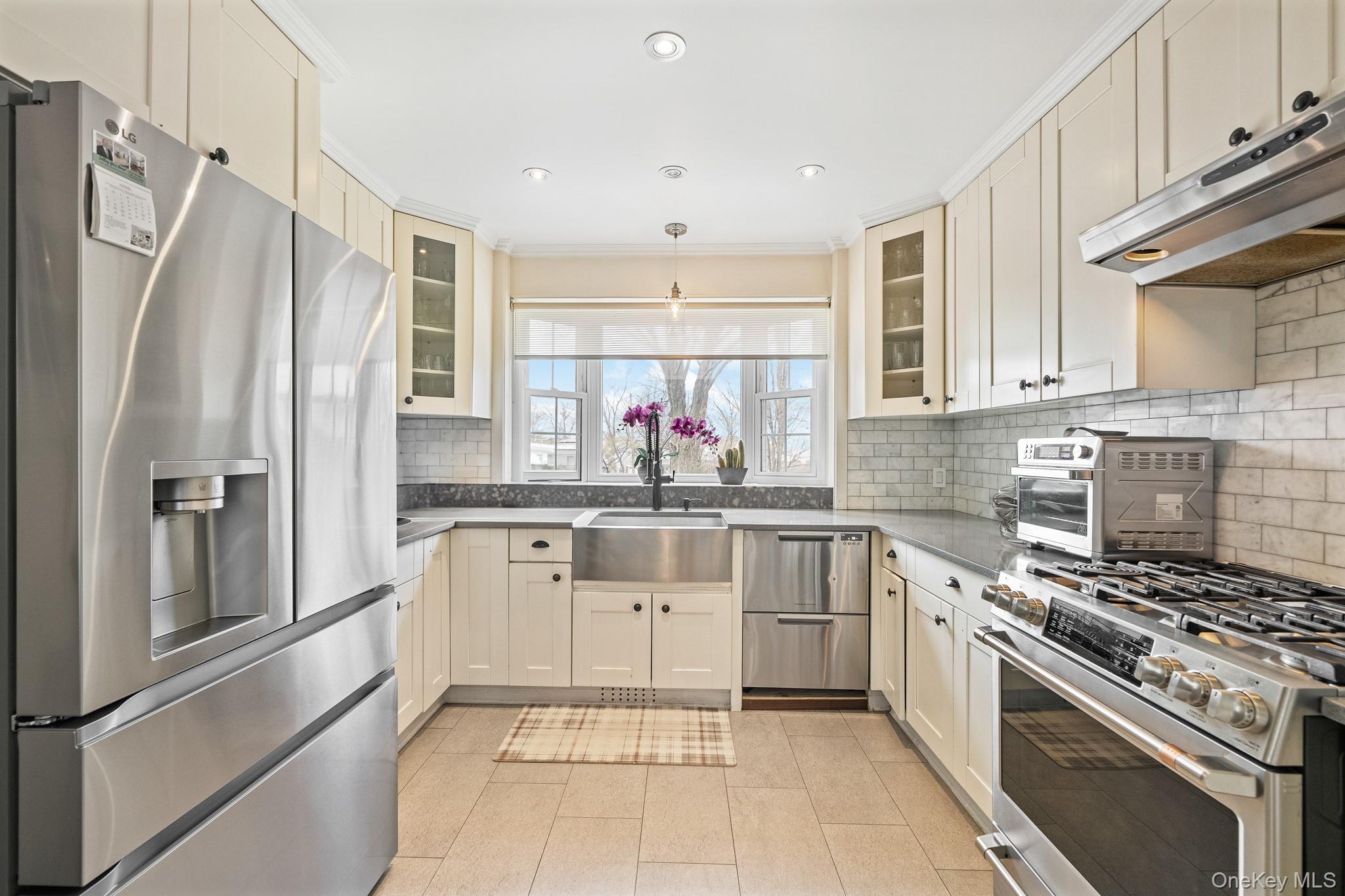 Single Family Dunwoodie  Westchester County, NY 10704, MLS-911468-10