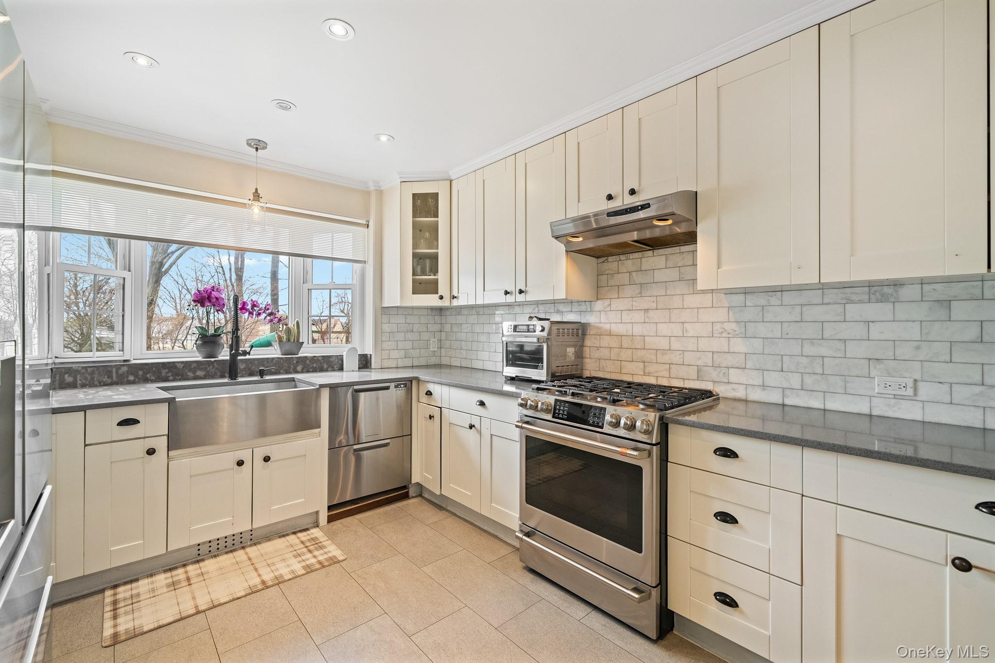 Single Family Dunwoodie  Westchester County, NY 10704, MLS-911468-11