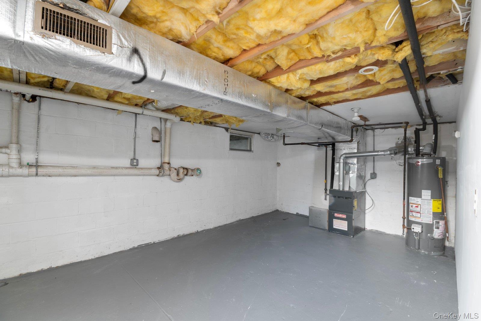 Single Family Mcgowan Suffolk County, NY 11722, MLS-911471-13