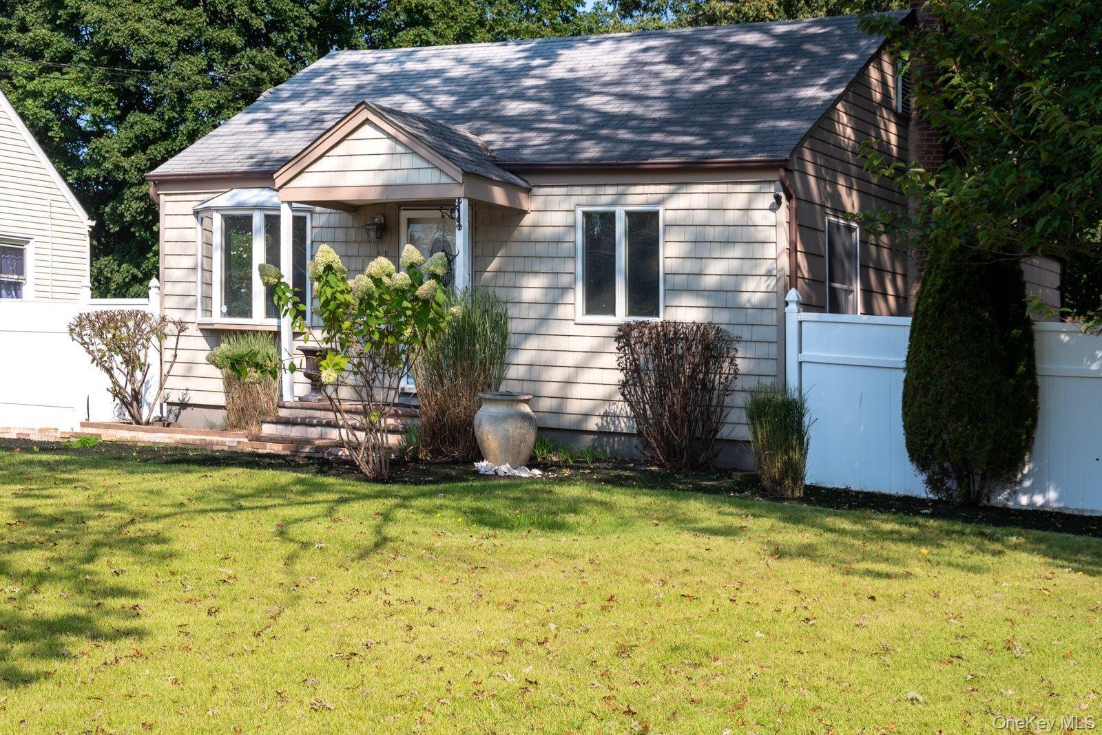 Single Family Mcgowan Suffolk County, NY 11722, MLS-911471-3