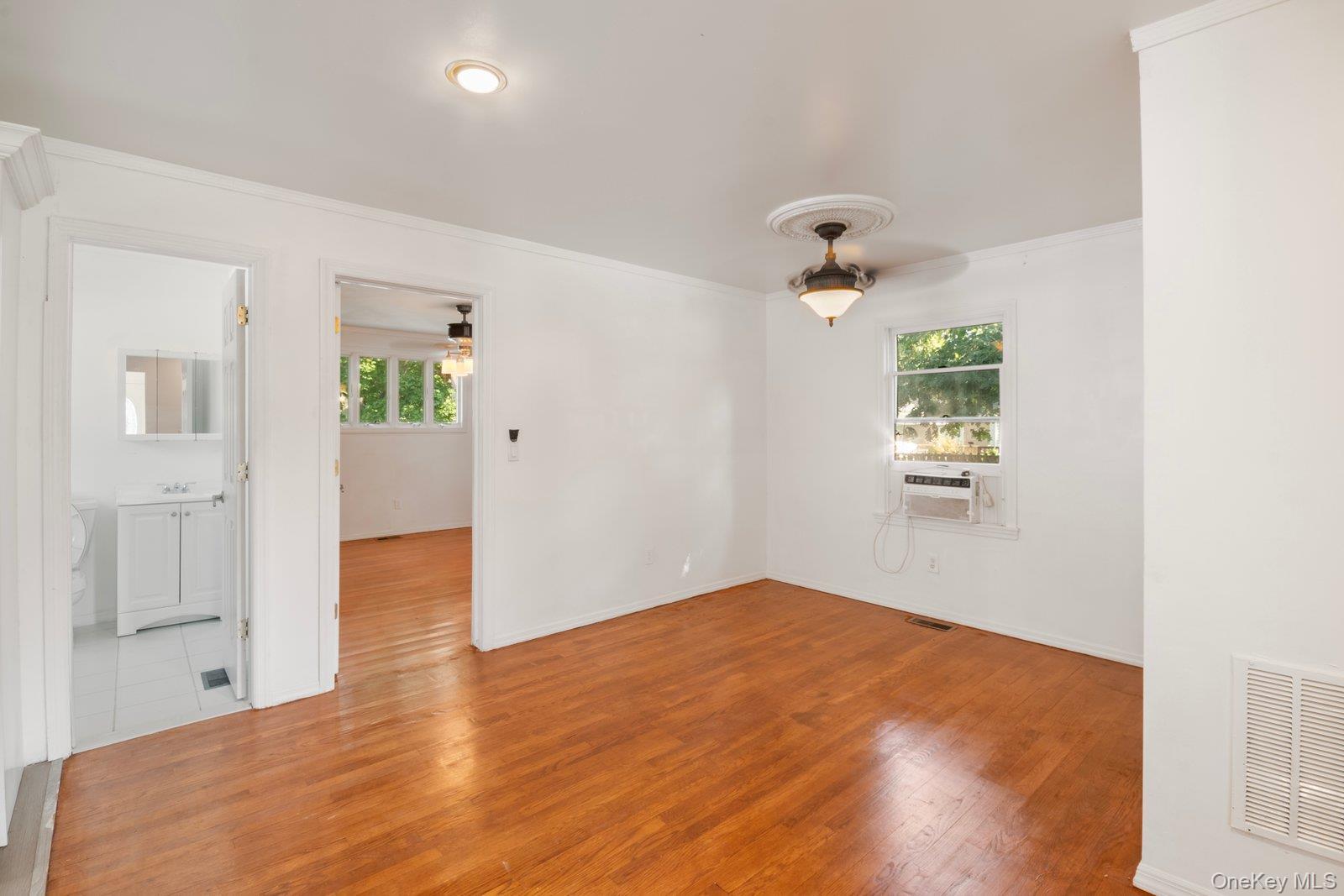 Single Family Mcgowan Suffolk County, NY 11722, MLS-911471-7