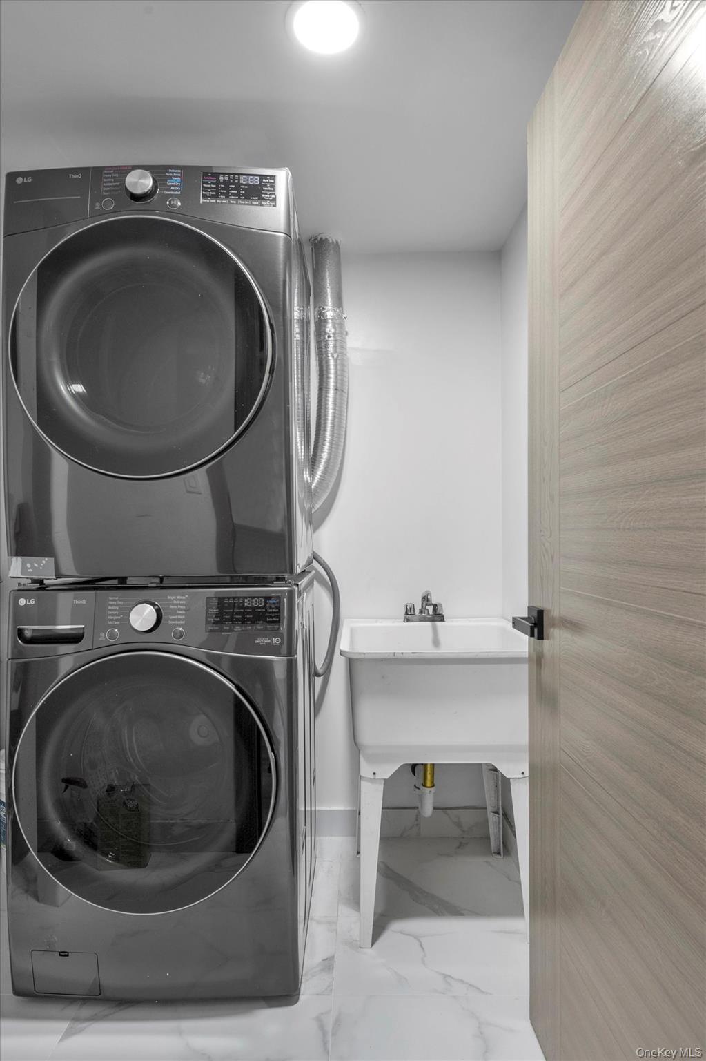 Single Family Cross Island  Queens, NY 11357, MLS-911472-40