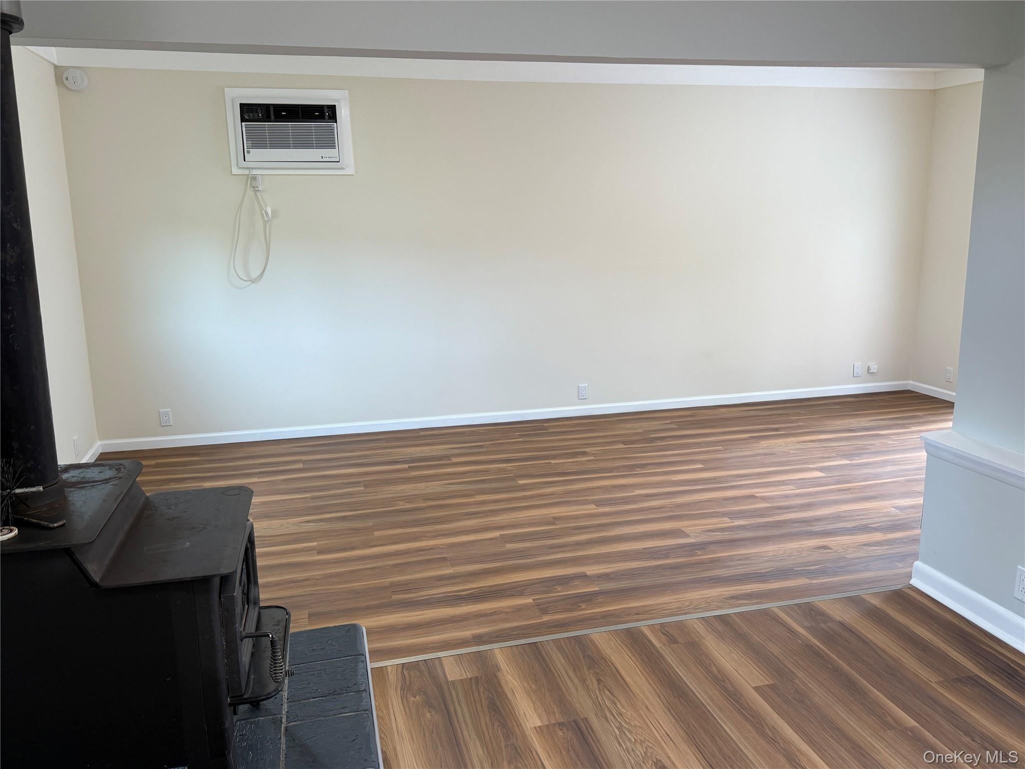 Single Family Shirley Dutchess County, NY 12524, MLS-911479-10